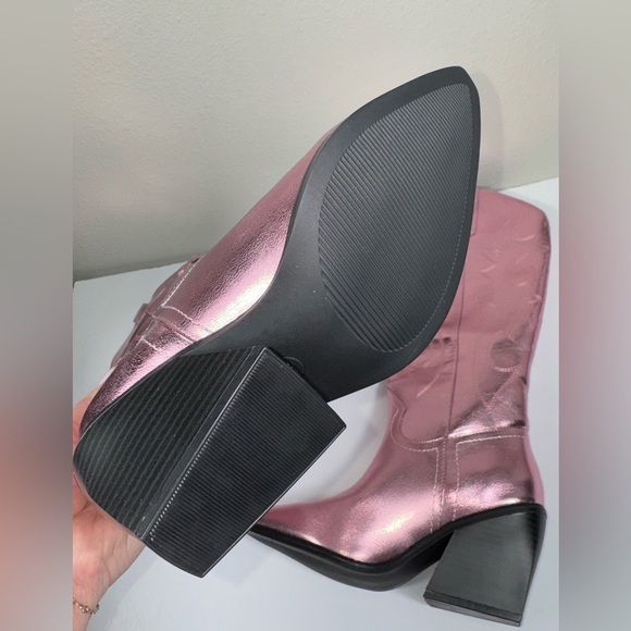 Madden Girl Tall Western Boots Size 7.5
Metallic Pink New - Picture 12 of 12